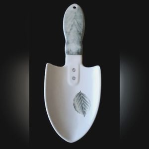Pfaltzgraff Naturewood Shovel